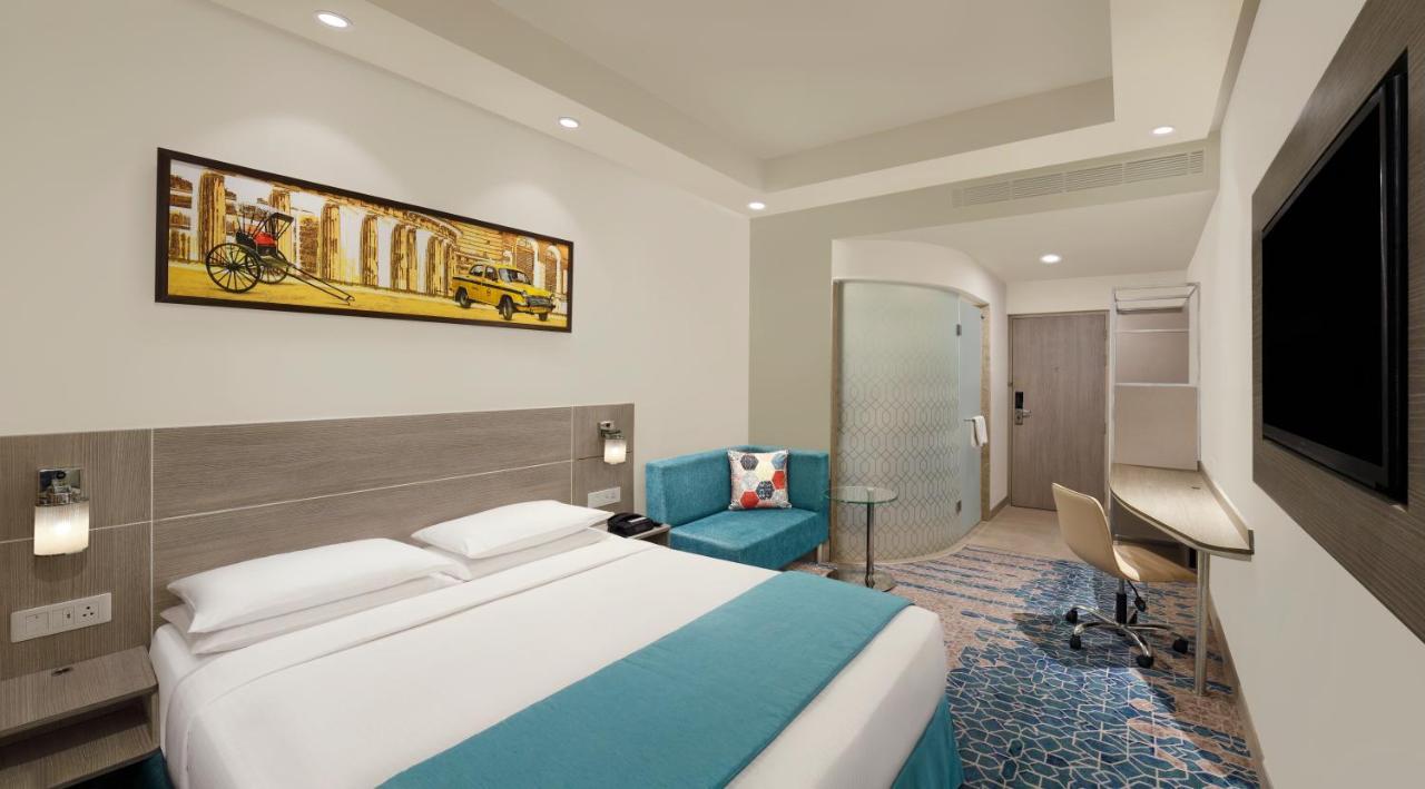 Standard Queen Room Accessible