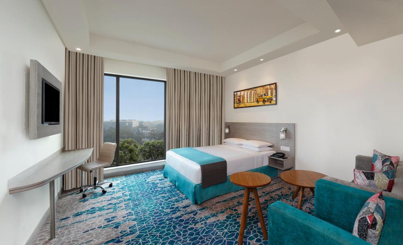 Standard Queen Room Accessible